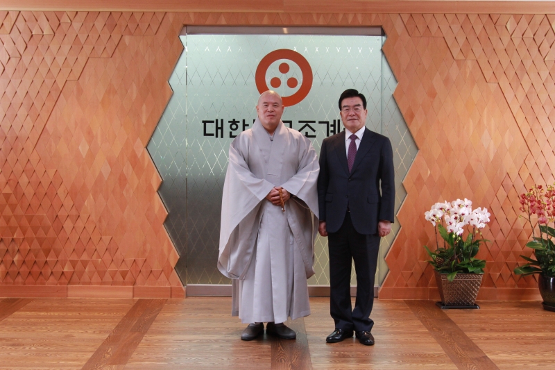2013.02.05_우근민 제주도지사 예방(2장)